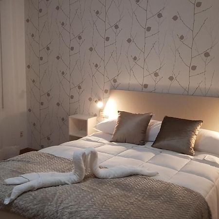 Apartamentos Shalom Ribadeo Ngoại thất bức ảnh