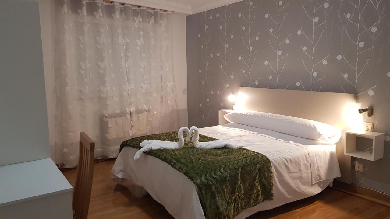 Apartamentos Shalom Ribadeo Ngoại thất bức ảnh