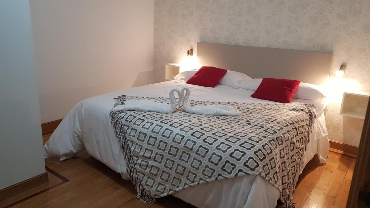 Apartamentos Shalom Ribadeo Ngoại thất bức ảnh